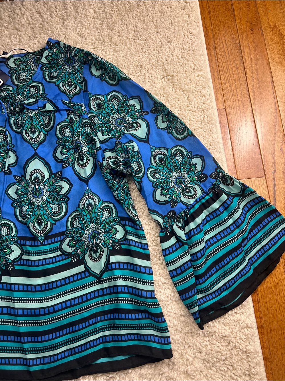 WOMENS KAARI BLUE FLORAL BORDERS TOP SIZE XL NWT - Picture 5 of 14